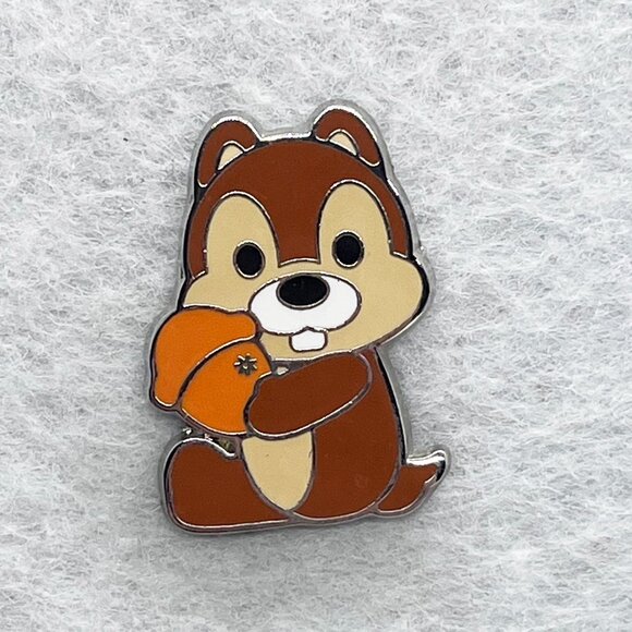 🔮‎ 5/$25 Disney Chip 'n' Dale Chip Acorn Pin - Picture 1 of 3